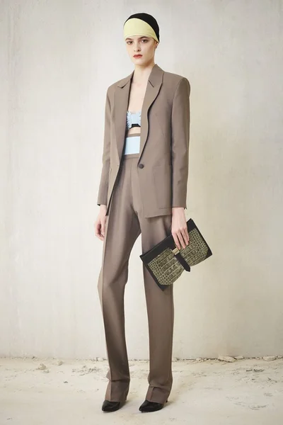 Look 9